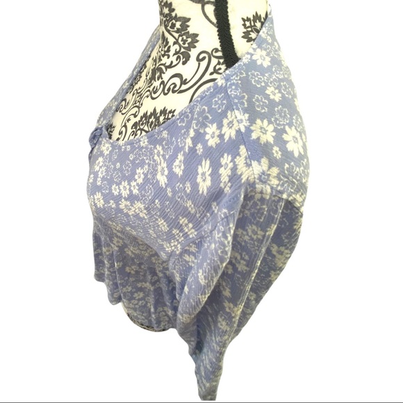 HIPPIE ROSE LONG SLEEVE LIGHT BLUE FLORAL BLOUSE WOMENS SIZE XL - Picture 4 of 9